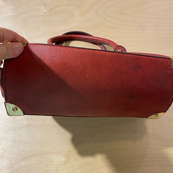 Mia M. Farrow Collection Elegant Red Handbag with Gold Accents (LD) - Picture 5 of 14